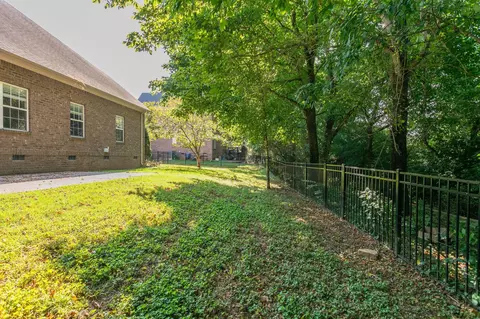 Exterior - 1002 Glessner Dr, Spring Hill, TN 37174 photo 2 of 2