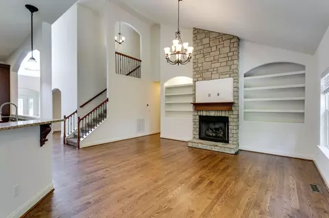 Living - 1002 Glessner Dr, Spring Hill, TN 37174 photo 2 of 3