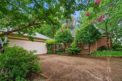 8685 Chris Suzanne Cir, Cordova, TN 38018