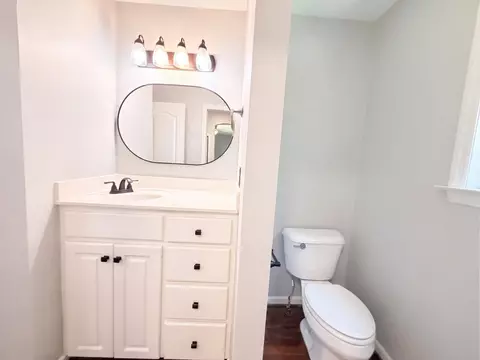 Bath - 608 Beechtree Ct, Burns, TN 37029 photo 3 of 3