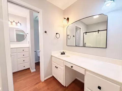 Bath - 608 Beechtree Ct, Burns, TN 37029 photo 1 of 3