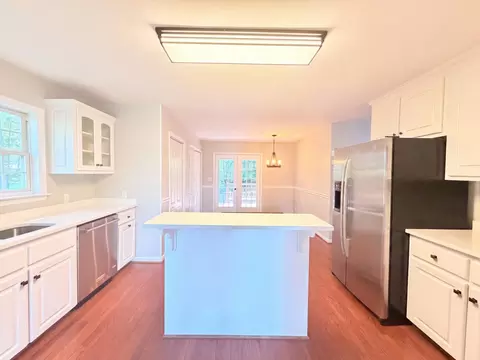 Kitchen - 608 Beechtree Ct, Burns, TN 37029 photo 2 of 2