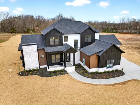 1 Scotts Chapel Rd, Cumberland City, TN 37050