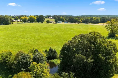 0 Travis Dr, Tennessee Ridge, TN 37178