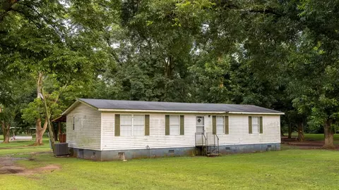 Exterior - 175 Pecan Rd, Cobb, GA 31735 photo 2 of 7