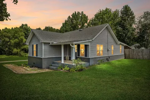 876 Prosser Rd, Leoma, TN 38468