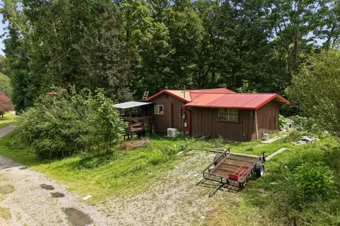 141 Audrey Dr, Byrdstown, TN 38549