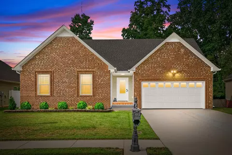 2661 Hidden Ridge Ct, Clarksville, TN 37043