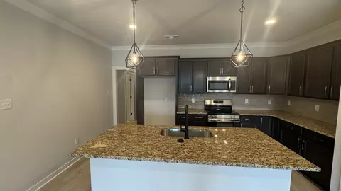 Kitchen - 558 W Foxrun, Springfield, TN 37172 photo 1 of 1
