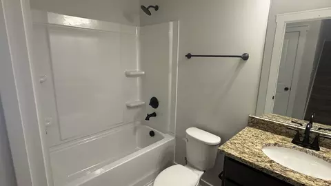 Bath - 558 W Foxrun, Springfield, TN 37172 photo 1 of 4