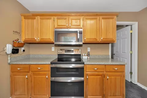 Kitchen - 1501 Puncheon Branch Rd, Goodspring, TN 38460 photo 3 of 4