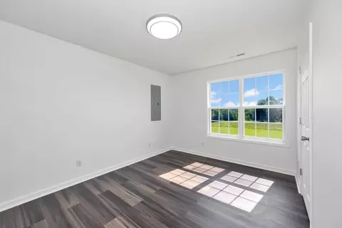 Bedroom - 1501 Puncheon Branch Rd, Goodspring, TN 38460 photo 3 of 6
