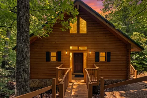 820 Pinnacle Vista Rd, Gatlinburg, TN 37738