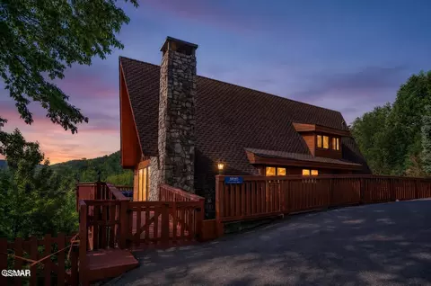 1109 Ski View Dr, Gatlinburg, TN 37738