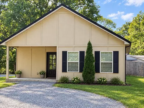 110 Edmondson Ferry Rd, Clarksville, TN 37040