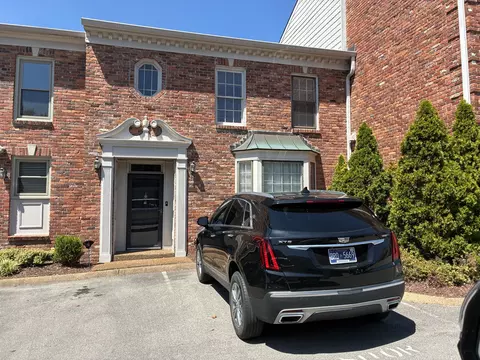 2044 Graybar Ln, Nashville, TN 37215