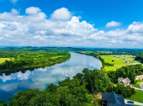 6428 Espalier Dr, Decatur, TN 37322