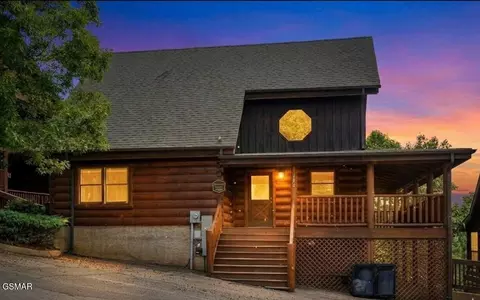 2006 Cougar Crossing Way, Sevierville, TN 37876