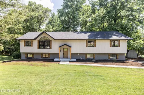 107 Garnet Ln, Oak Ridge, TN 37830