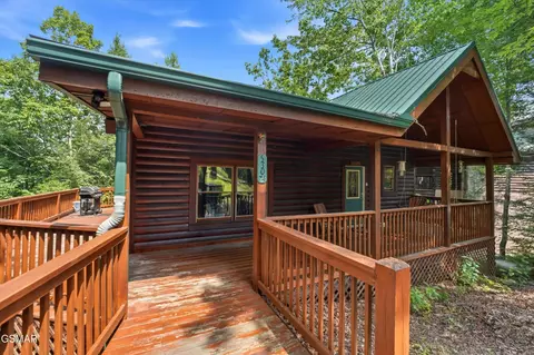 5304 Chickasaw Gap Way, Pigeon Forge, TN 37863