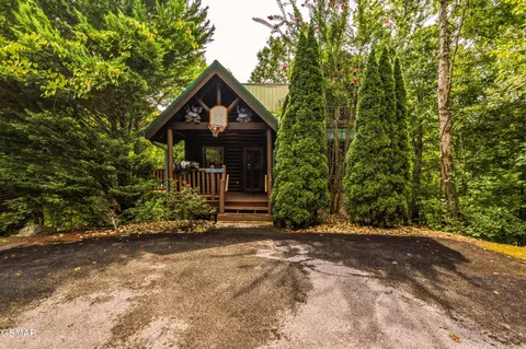 1857 Elk Springs Way, Gatlinburg, TN 37738