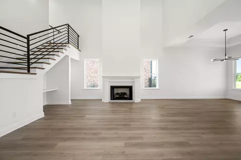 Living - 5520 Sinclair St, Murfreesboro, TN 37127 photo 3 of 6