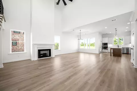 Living - 5520 Sinclair St, Murfreesboro, TN 37127 photo 4 of 6