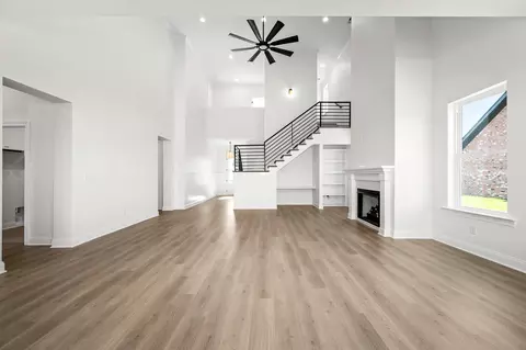 Living - 5520 Sinclair St, Murfreesboro, TN 37127 photo 5 of 6