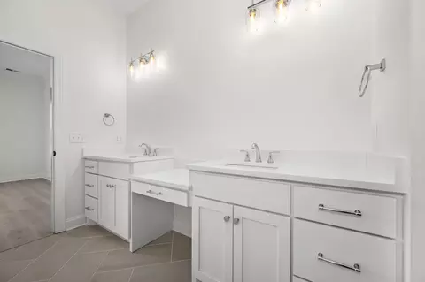 Bath - 5520 Sinclair St, Murfreesboro, TN 37127 photo 2 of 5