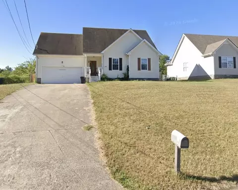 218 Senator Dr, Clarksville, TN 37042