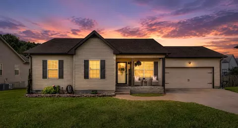 552 Tracy Ln, Clarksville, TN 37040