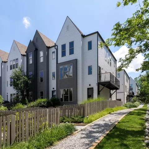 344 E Village Ln, Nashville, TN 37216