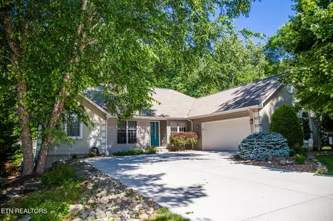 169 Forest View Dr, Crossville, TN 38558
