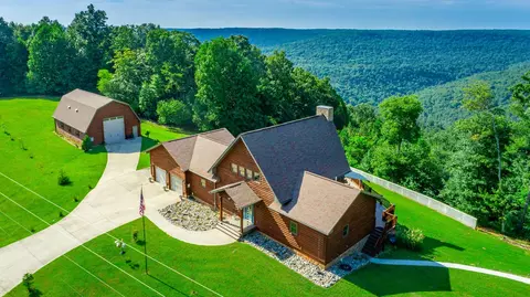 470 Preservation Dr, South Pittsburg, TN 37380