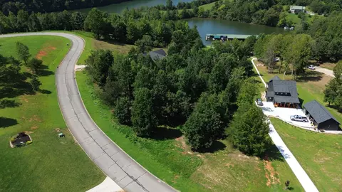 1 Serenity Dr, Harriman, TN 37748