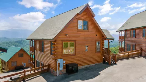 2326 Top Of The World Dr, Sevierville, TN 37876