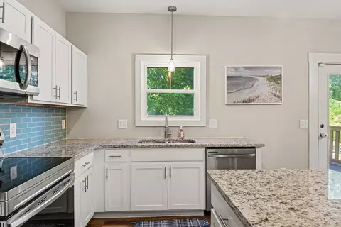 Kitchen - 1149 Jonathan Ln, Springfield, TN 37172 photo 5 of 5