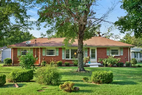 313 Hitt Ln, Goodlettsville, TN 37072