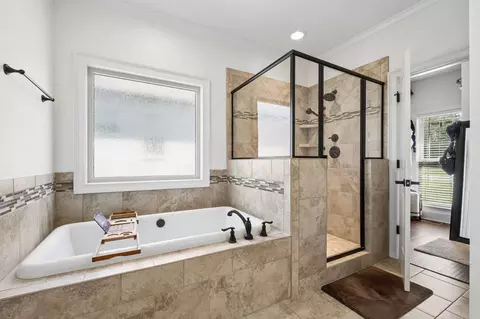 Bath - 1649 Constellation Ct, Murfreesboro, TN 37129 photo 2 of 4