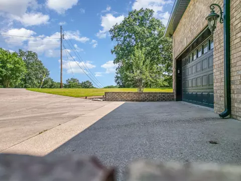 Exterior - 1640 Eno Rd, Dickson, TN 37055 photo 13 of 16