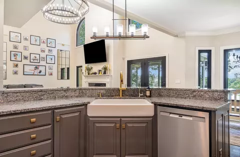 Kitchen - 1640 Eno Rd, Dickson, TN 37055 photo 2 of 5