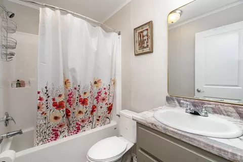 Bath - 1640 Eno Rd, Dickson, TN 37055 photo 8 of 8