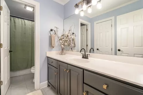 Bath - 1640 Eno Rd, Dickson, TN 37055 photo 4 of 8