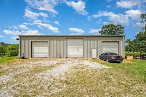 Exterior - 1640 Eno Rd, Dickson, TN 37055 photo 7 of 16