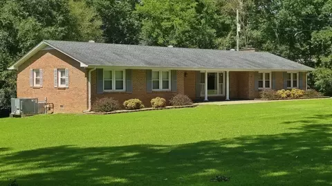 907 Asbury Dr, New Johnsonville, TN 37134