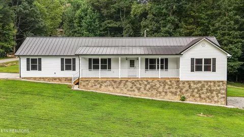 1220 Cougar Tr, Del Rio, TN 37727