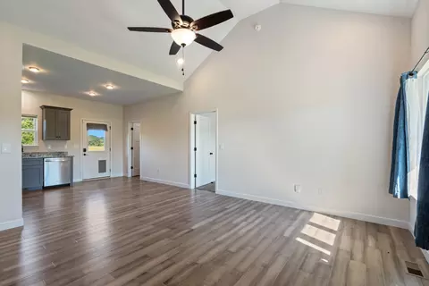 Living - 1274 Oak Grove Rd, Dickson, TN 37055 photo 1 of 5