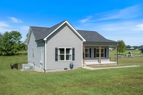 Exterior - 1274 Oak Grove Rd, Dickson, TN 37055 photo 3 of 12