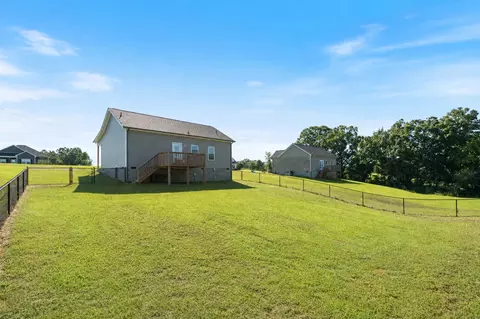 Exterior - 1274 Oak Grove Rd, Dickson, TN 37055 photo 11 of 12