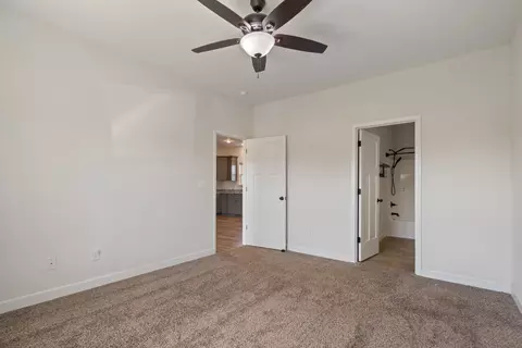 Bedroom - 1274 Oak Grove Rd, Dickson, TN 37055 photo 2 of 8